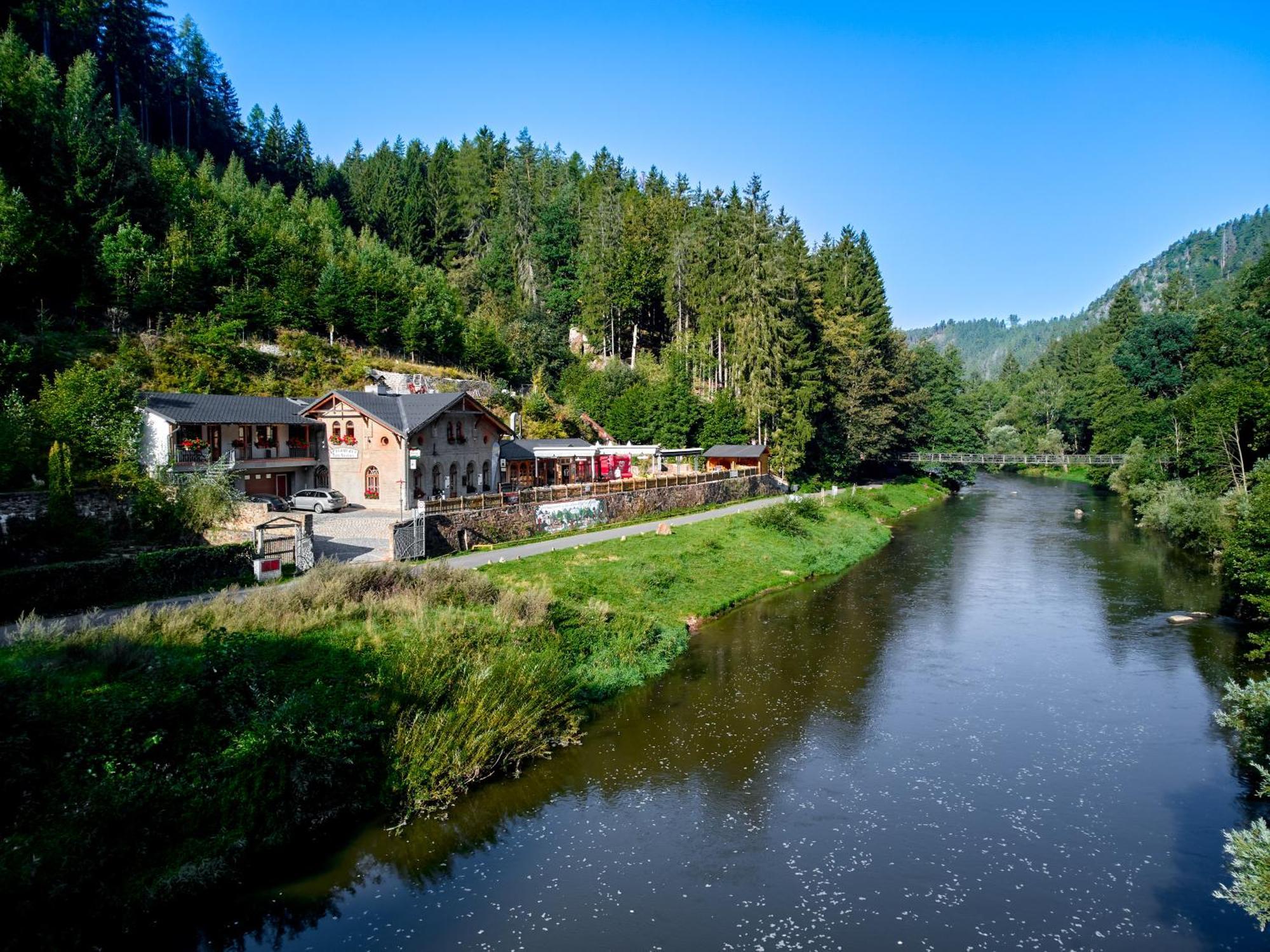 Apartmány Svatošské skály Loket Esterno foto