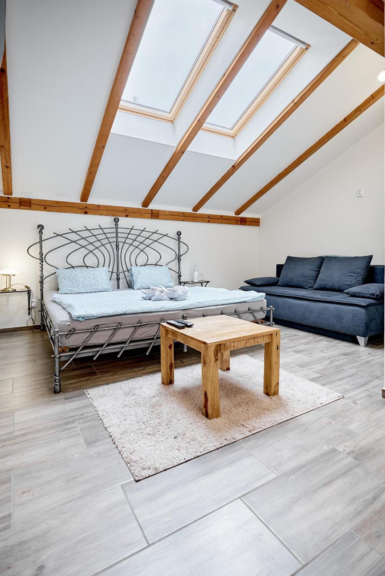 Apartmány Svatošské skály Loket Esterno foto