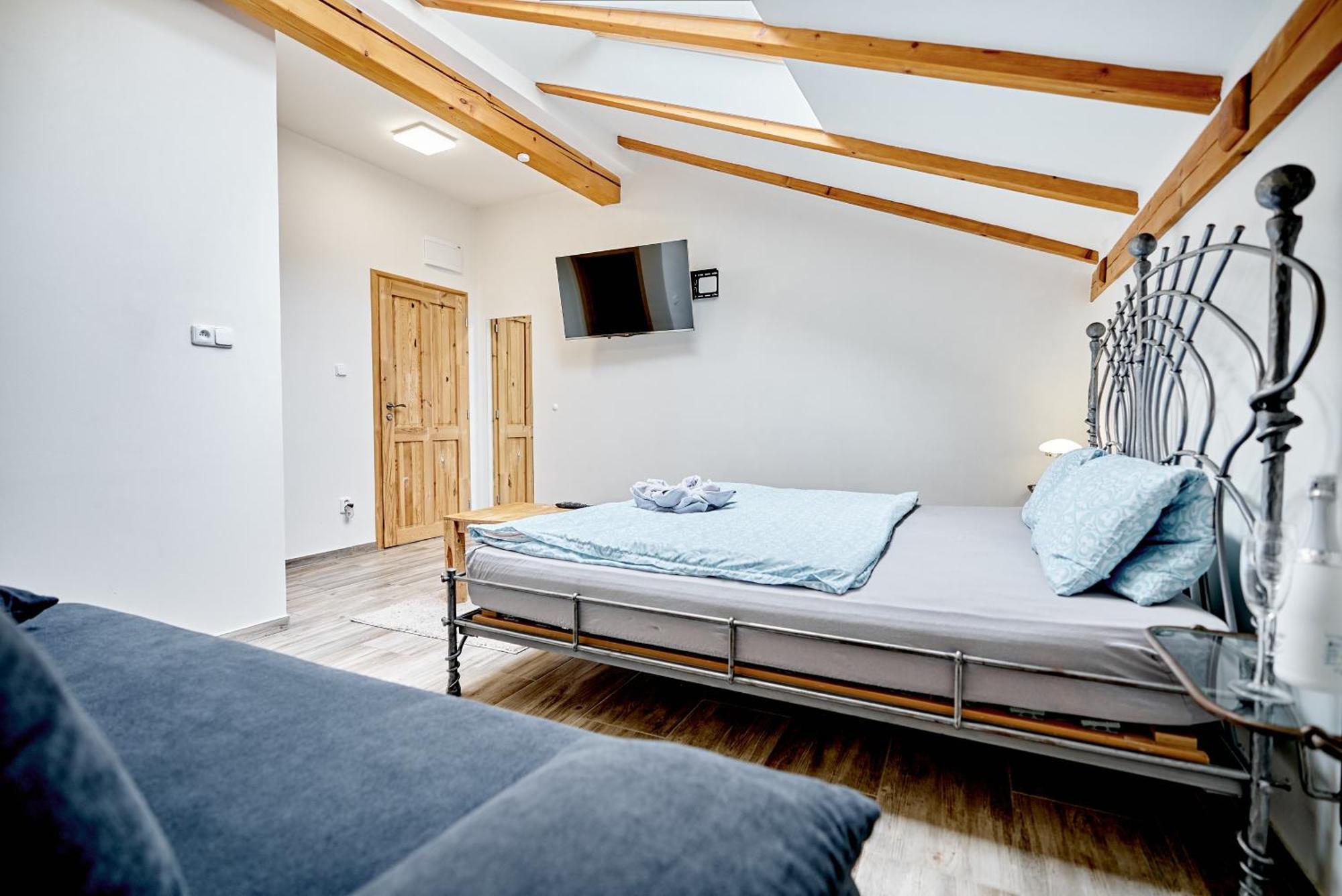 Apartmány Svatošské skály Loket Esterno foto