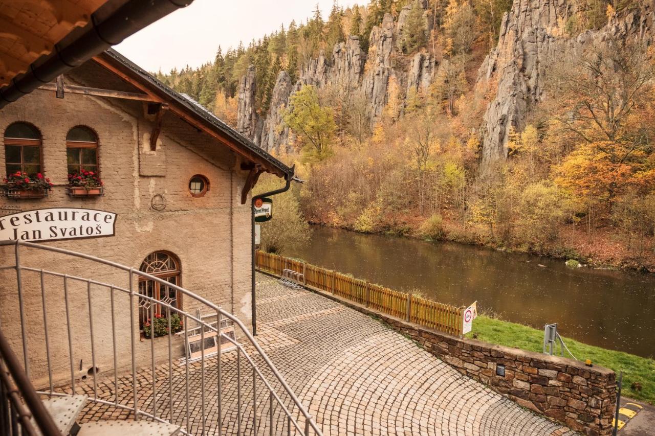Apartmány Svatošské skály Loket Esterno foto